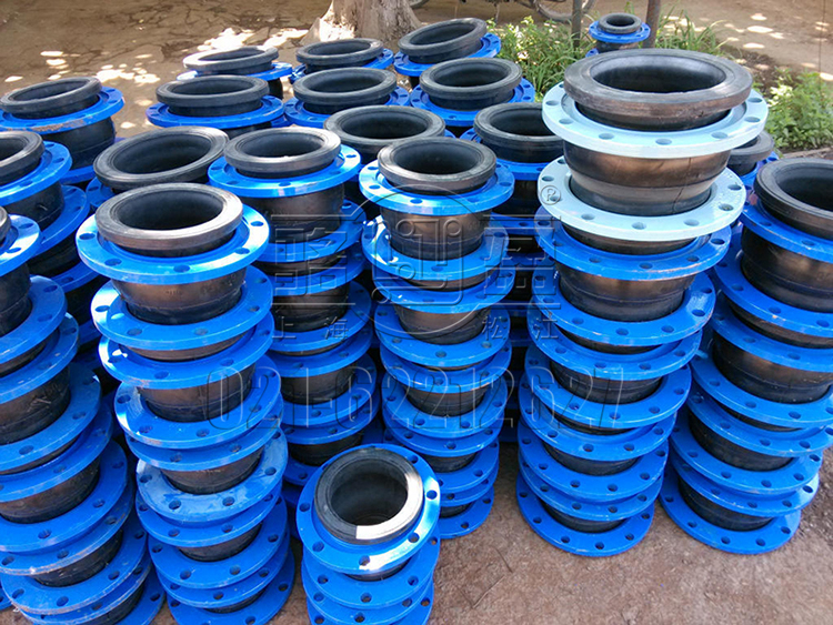 雙球體橡膠接頭實(shí)景圖