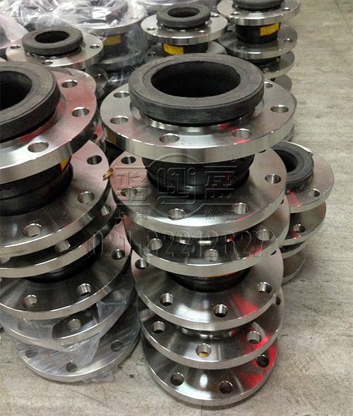 不銹鋼橡膠軟接頭備貨現(xiàn)場(chǎng)